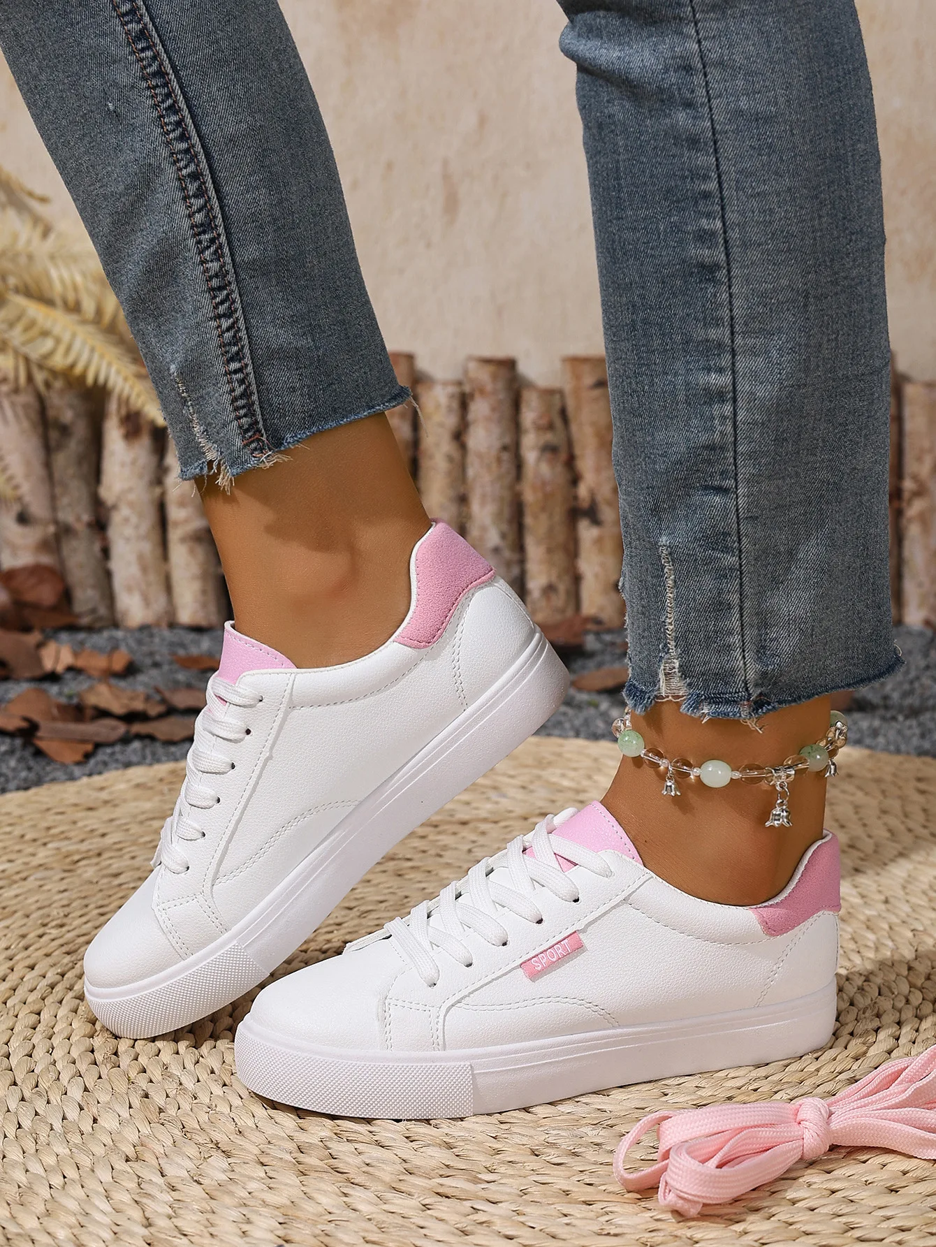 Flache weiße Schuhe für Damen, Frühling und Herbst, Sneakers aus Leder, modische Freizeitschuhe mit Schnürung, Studenten-College-Stil, Board-Schuhe für Frauen. – Detail 9