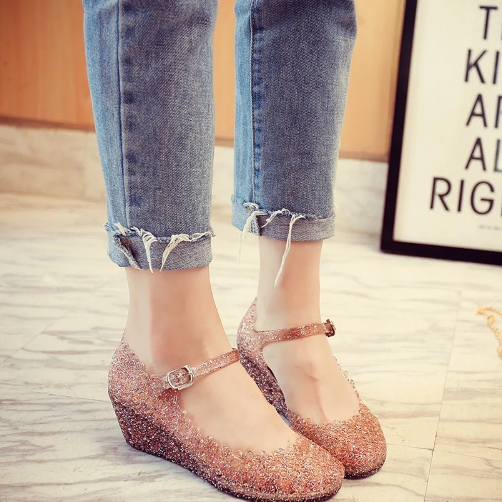 

Новые летние повседневные сандалии 2026 года для женщин: легкие, на мягкой подошве, для ежедневных прогулок, уличная обувь