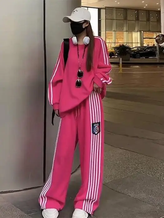 ชุดลำลองแฟชั่นสปอร์ตไซส์ใหญ่ 300 สำหรับผู้หญิง ชุดเซ็ตสองชิ้น เสื้อสเวตเตอร์ทรงหลวม ใส่สบาย ช่วยให้ดูผอมลง เหมาะสำหรับฤดูใบไม้ผลิและฤดูใบไม้ร่วง