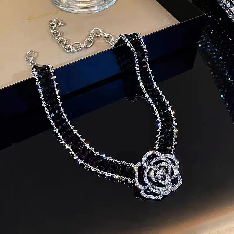 Schwarze Kamelie Anhänger Halskette Legierung Frauen Licht Luxus Persönlichkeit Set Hals Ketten Schlüsselbein Kette Charme Schmuck