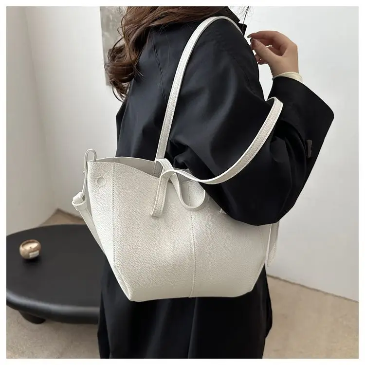 Advanced Large Capacity Commuting Fashionable Tote Bag for Women 2026 Versatile New Style Underarm Single Shoulder Handheld