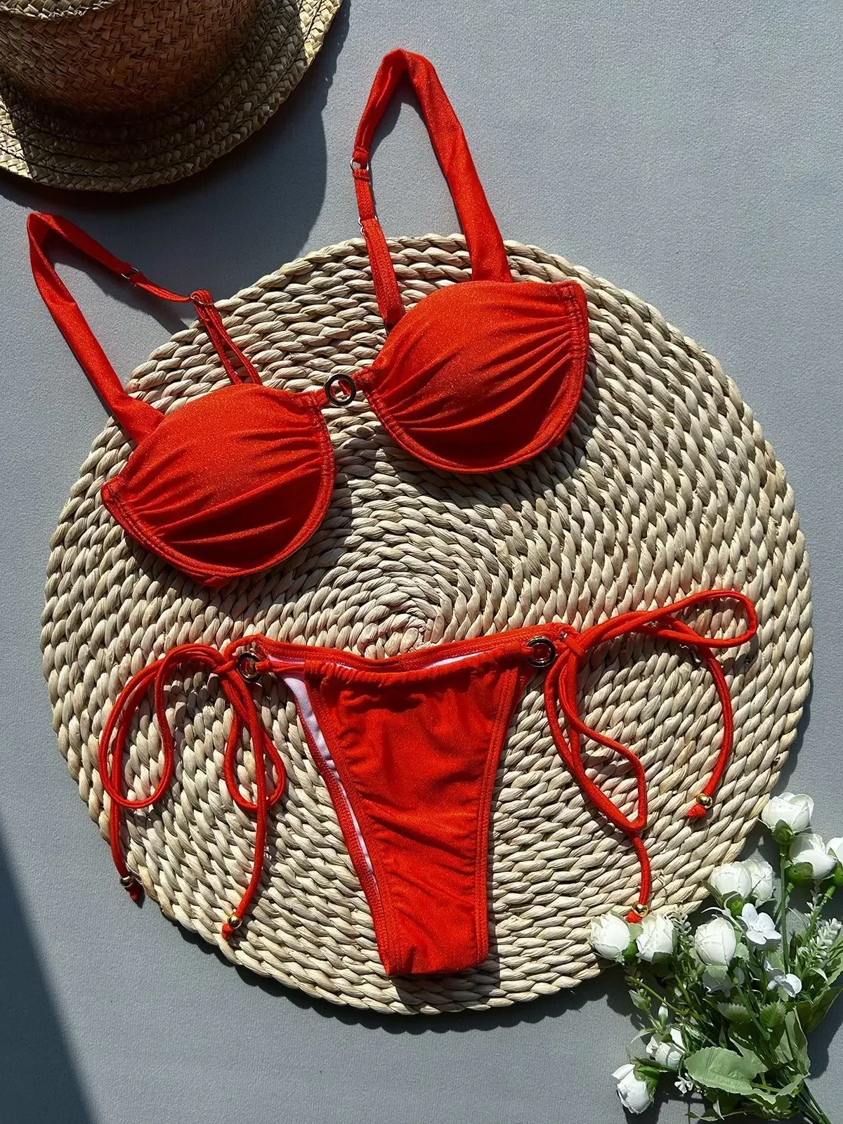 Sexy anel vermelho metal underwire bikini conjunto 2025 feminino plissado push up micro maiô praia brasileira maiô tanga