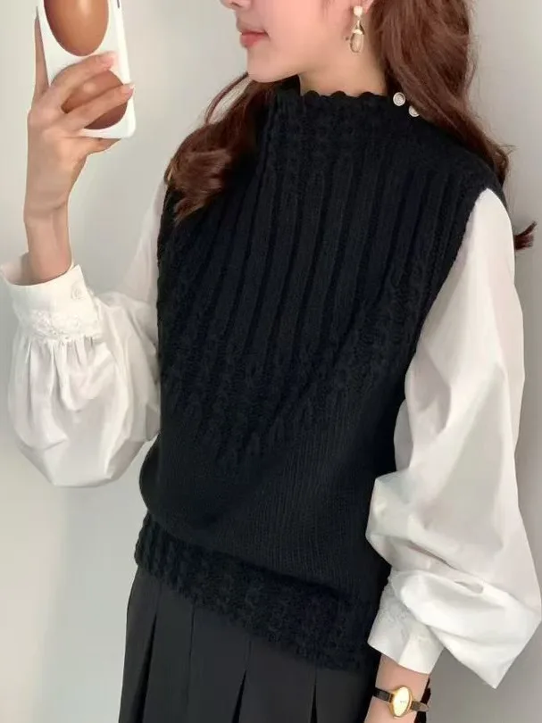 سترة نسائية محبوكة عصرية لخريف 2025 سترة لون الحليب الناعم طبقات من الدانتيل نمط Svel #2