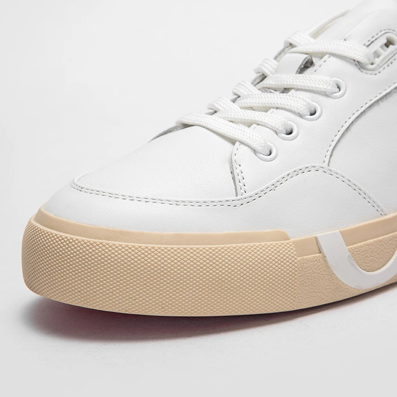 Mannen Sneakers Casual Pu Leer Ademend Lopen Platte Schoenen Voor Mannen 2025New Mannelijke Tennis Sneaker Zachte Witte Schoenen