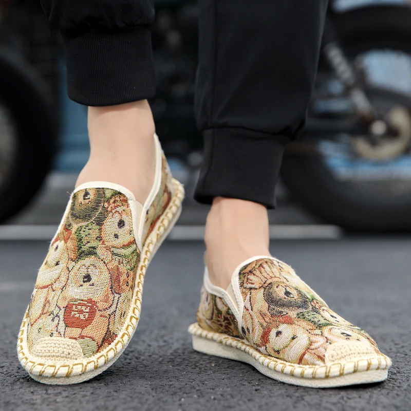 2023 Hot Men Loafers Fashion Embroidered Flat Shoes Moccasin Men Summer Casual Slip On Shoes Men Comfort Canvas Footwear Male