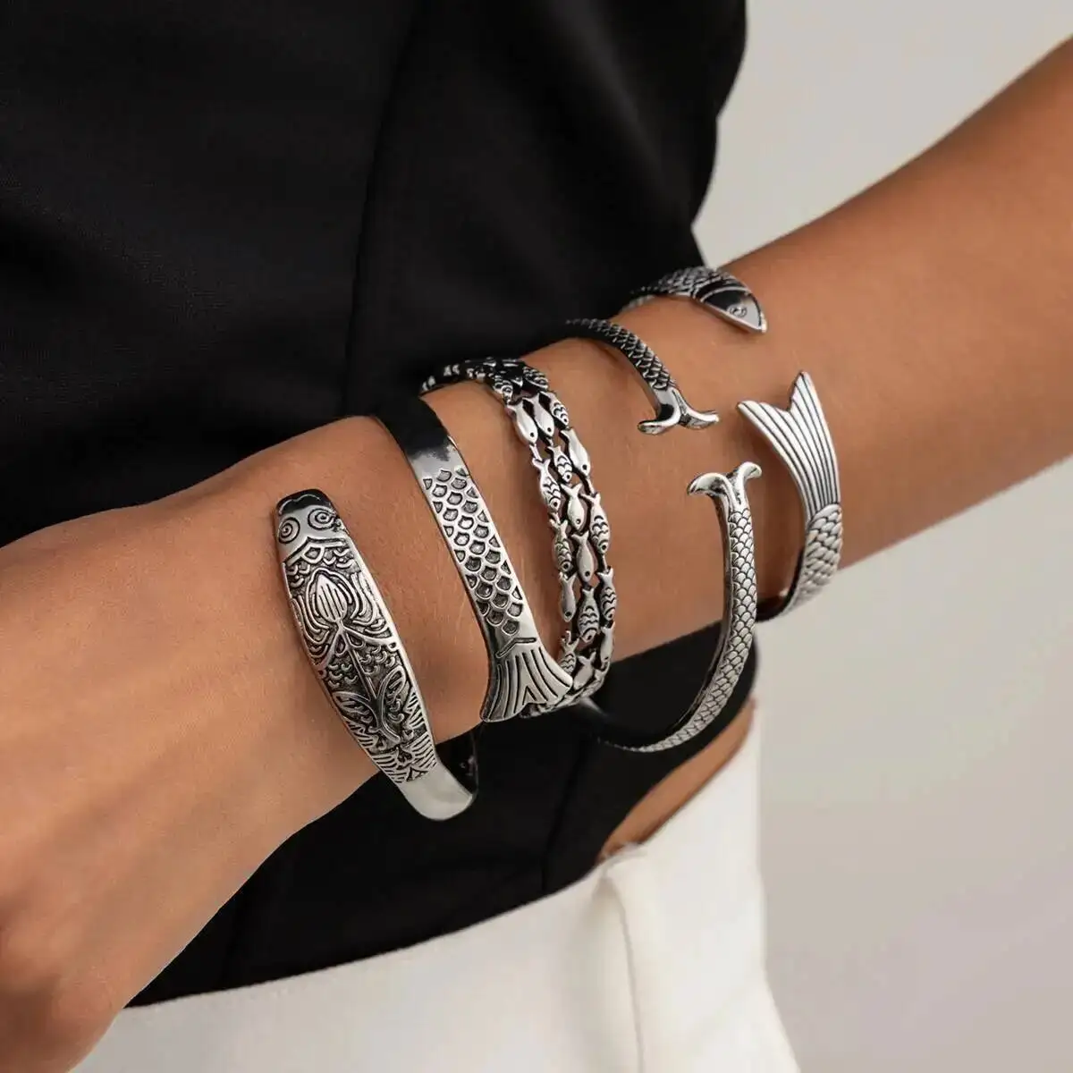 Ingemark Ethnic Style Lucky Fish Open Bangle for Women Trendy Punk Carving Koi Stackable Cuff Bracelet Daily Jewelry Accessory