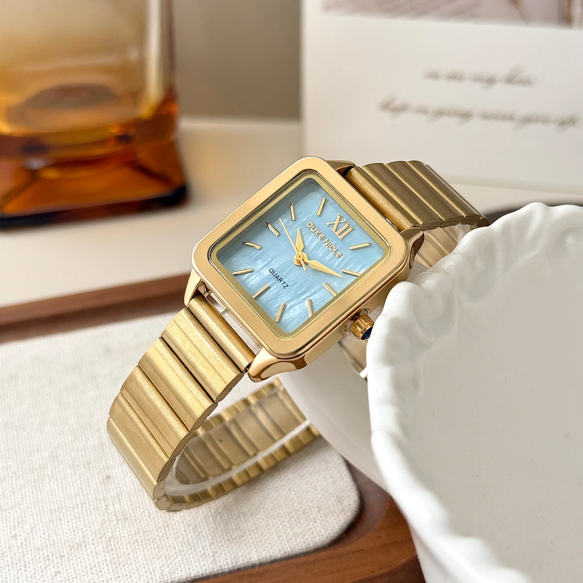 

Высококачественные квадратные золотые женские часы из нержавеющей стали, женские наручные часы с циферблатом в виде ракушки, кварцевые часы для женщин, reloj mujer