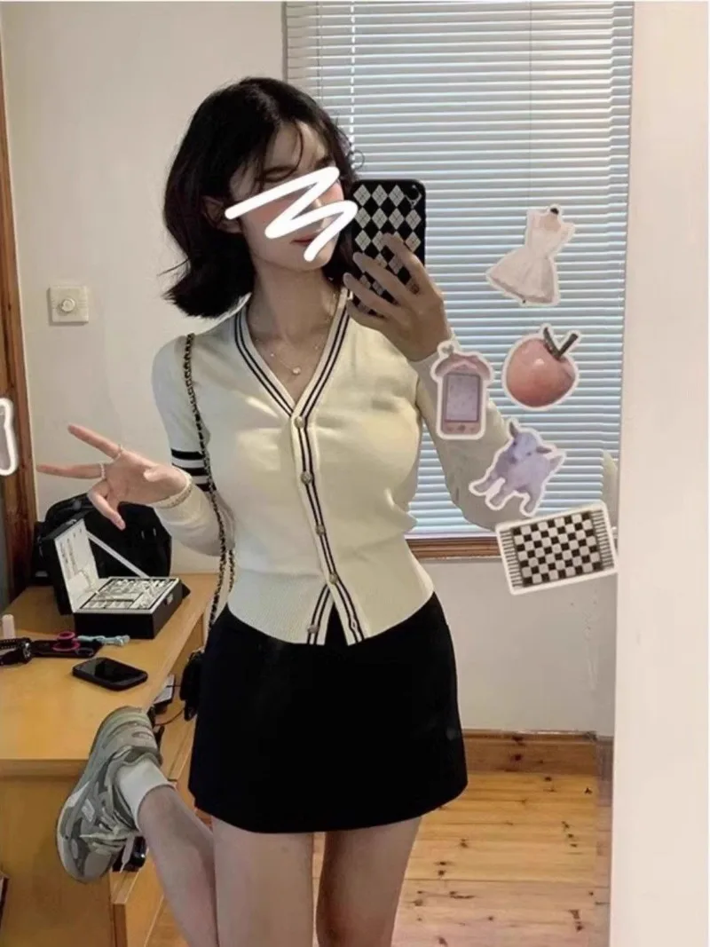 Kardigan Rajut Dasar Pakaian Musim Gugur Korea Atasan Wanita Putih Pakaian Musim Gugur Hitam Lengan Panjang Rajutan Slim Fit Mantel Sederhana Wanita