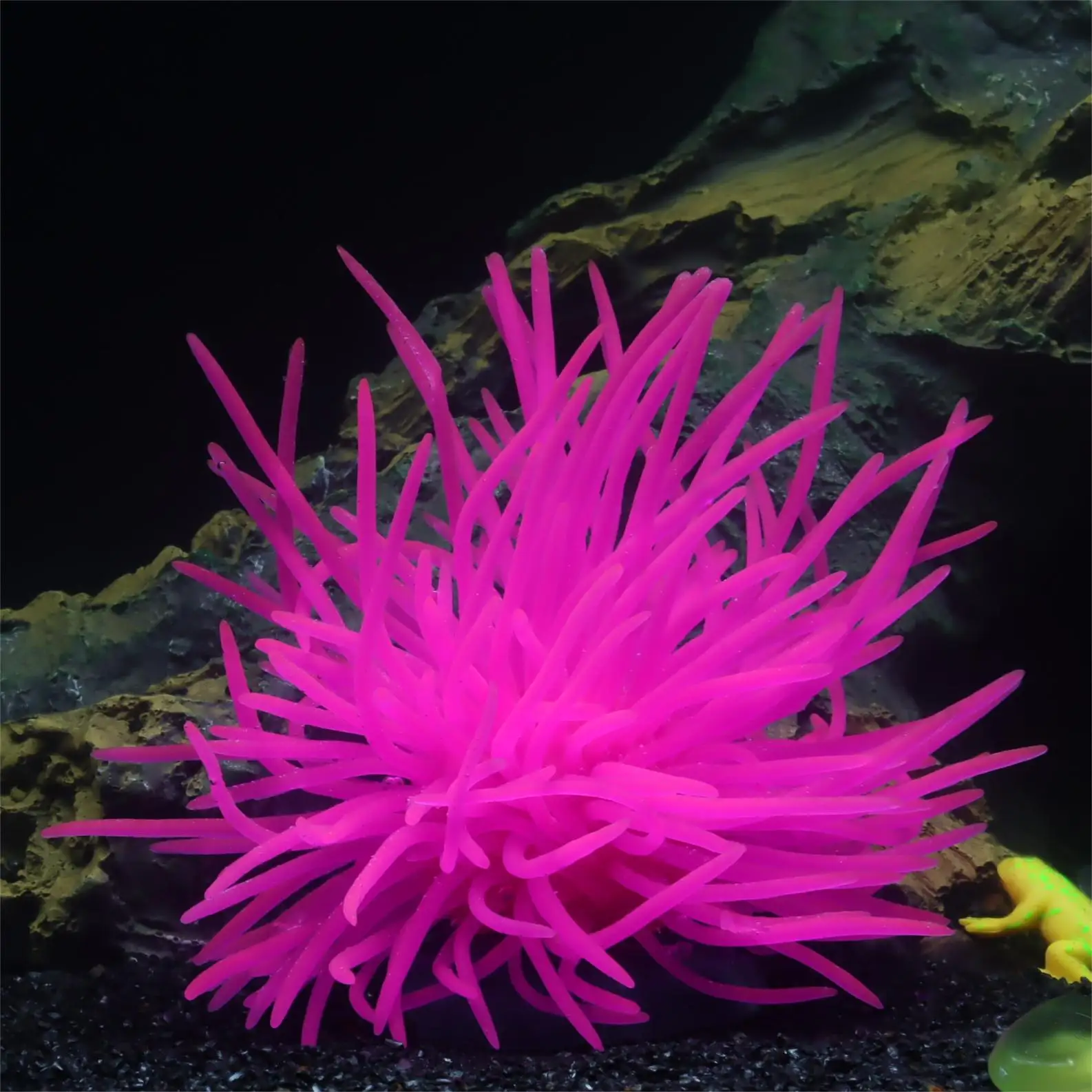 1 pc Fish Tank Decorations Aquarium Decor Plants Soft Sea Urchin Silicone Decor Glowing Fish Tank Decorations Sea Anemone Betta