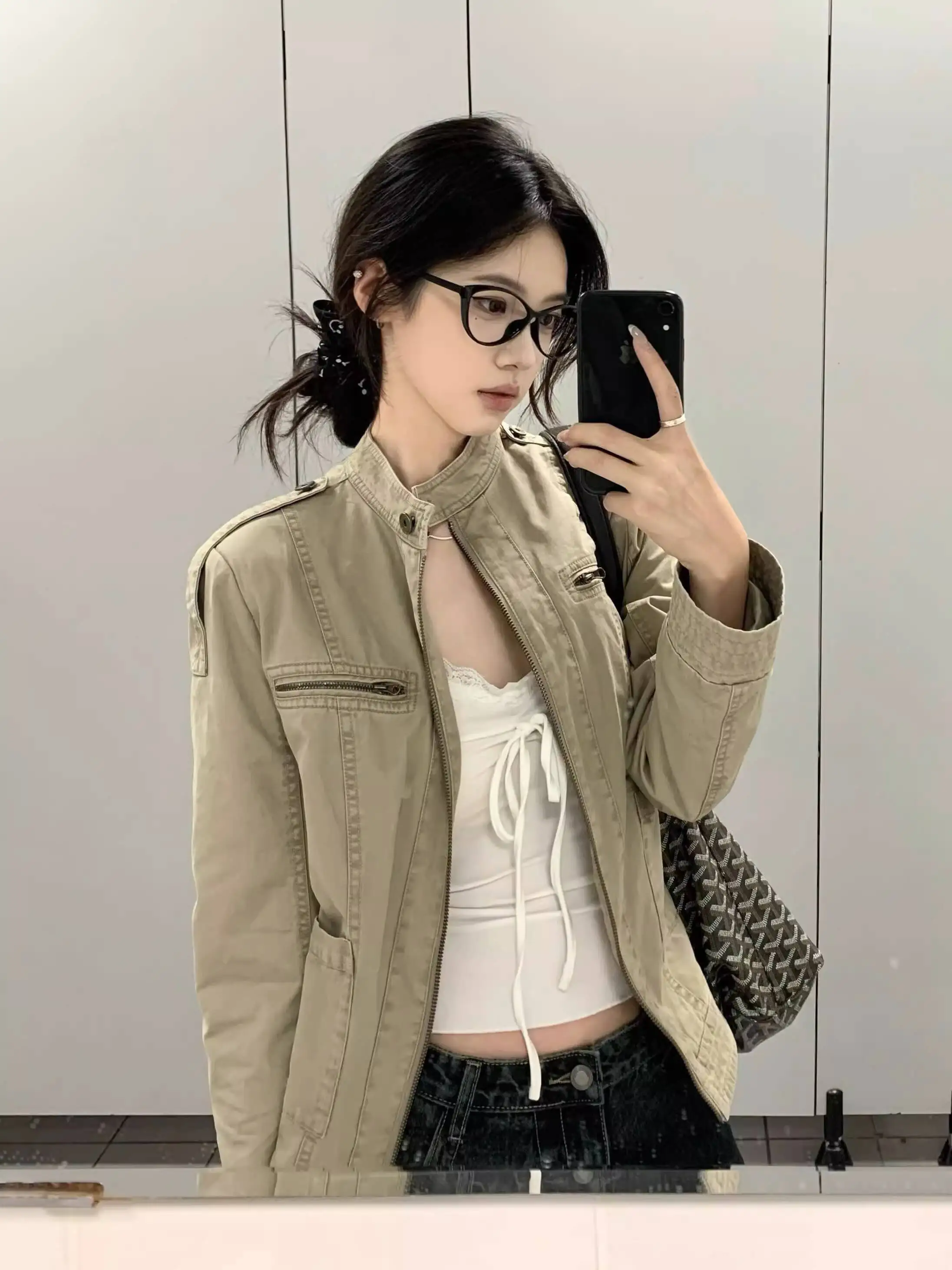 Women's Denim Jacket 2025 Autumn New Stand Collar Distressed Denim Jacket Retro Niche Design Regular Shoulder Jacket Top