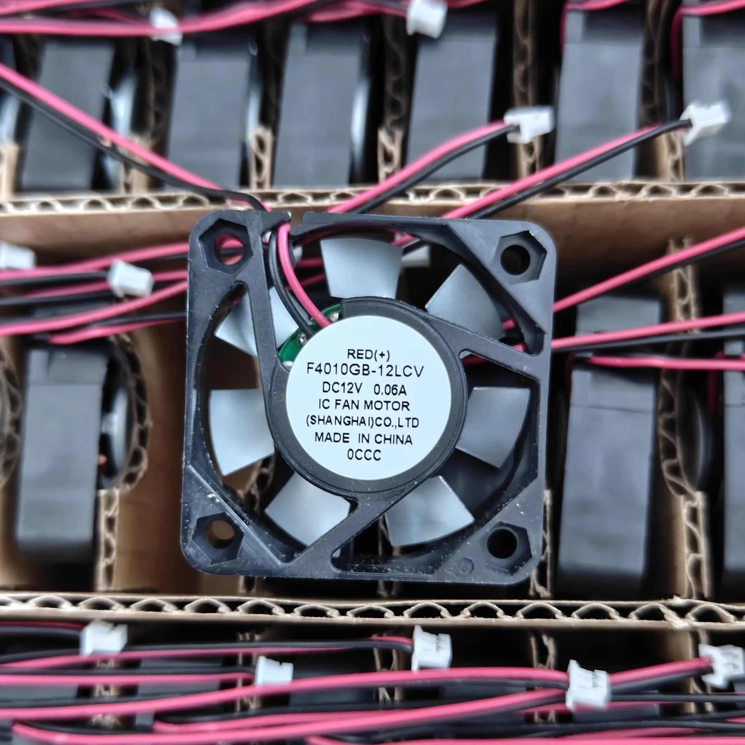Free shipping, brand new F4010GB-LCV 12V 0.06A metal fan blade high-temperature resistant cooling fan