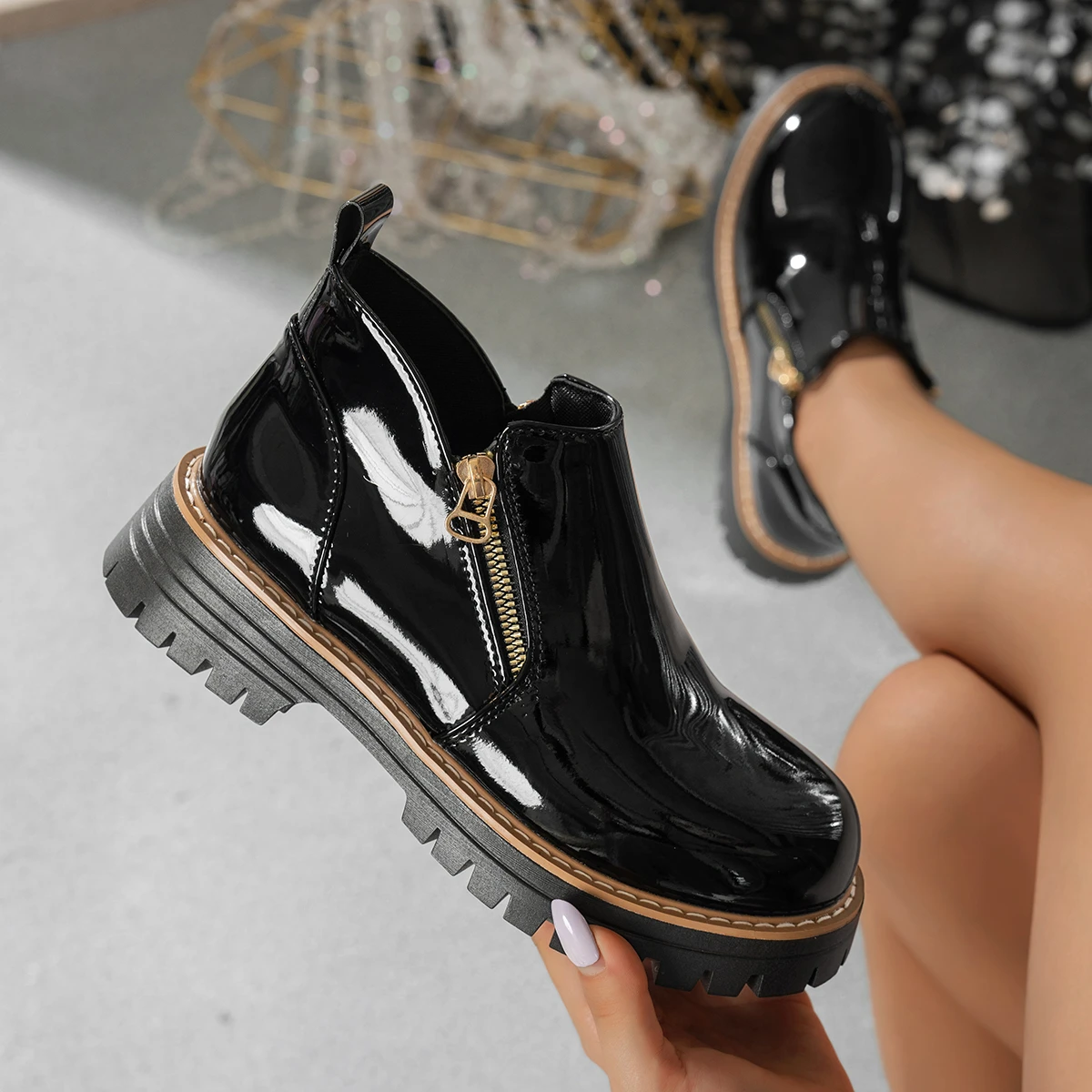 2026 NEUE Runde Zehenkappe Dicke Sohle Knöchelstiefel Modische Bequeme Damen Kurze Stiefel Übergrößen Plateau-Schuhe Damenstiefel – Detail 1