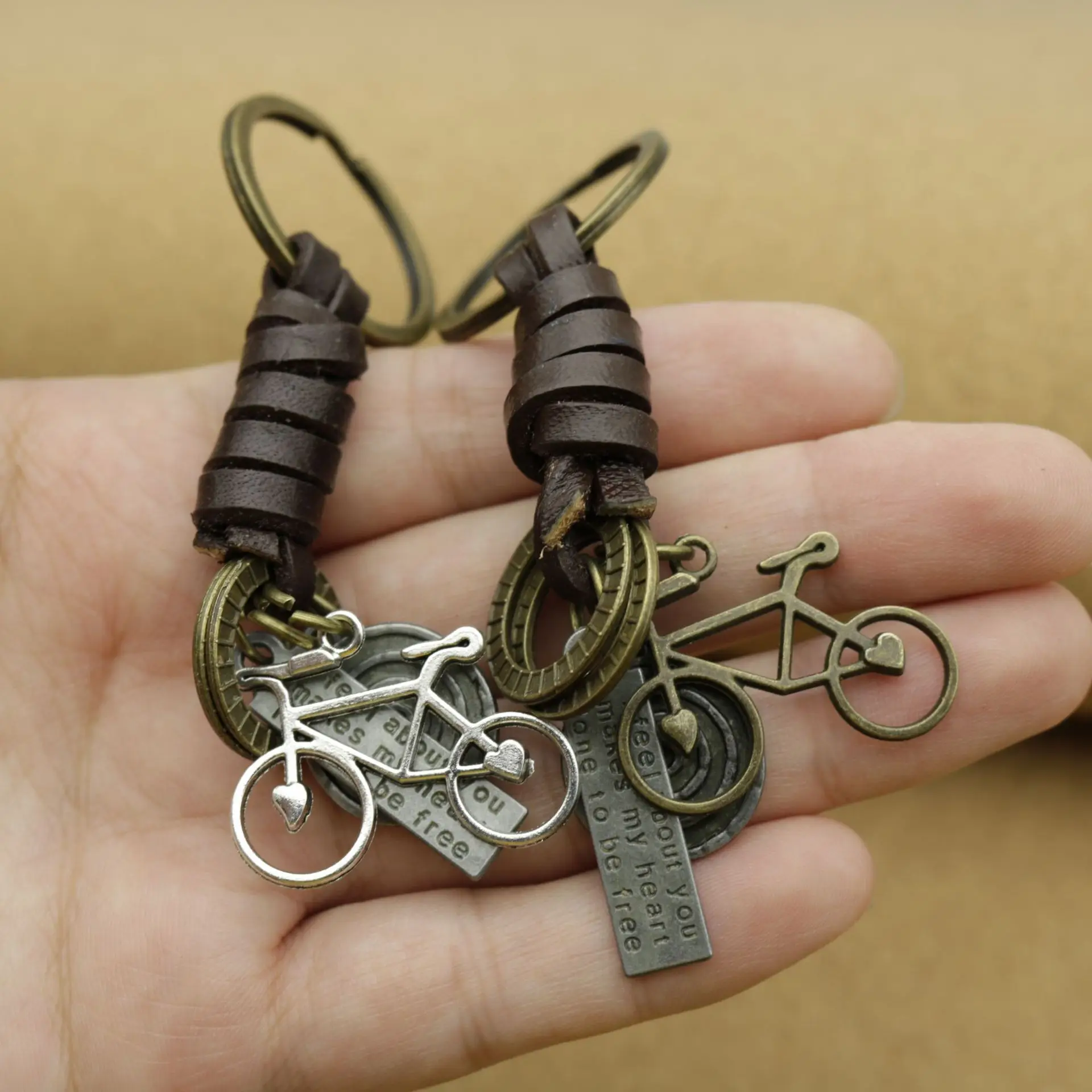 Men\'s Creative Keychain Alloy Bicycle Vintage Woven Cowhide Keychain