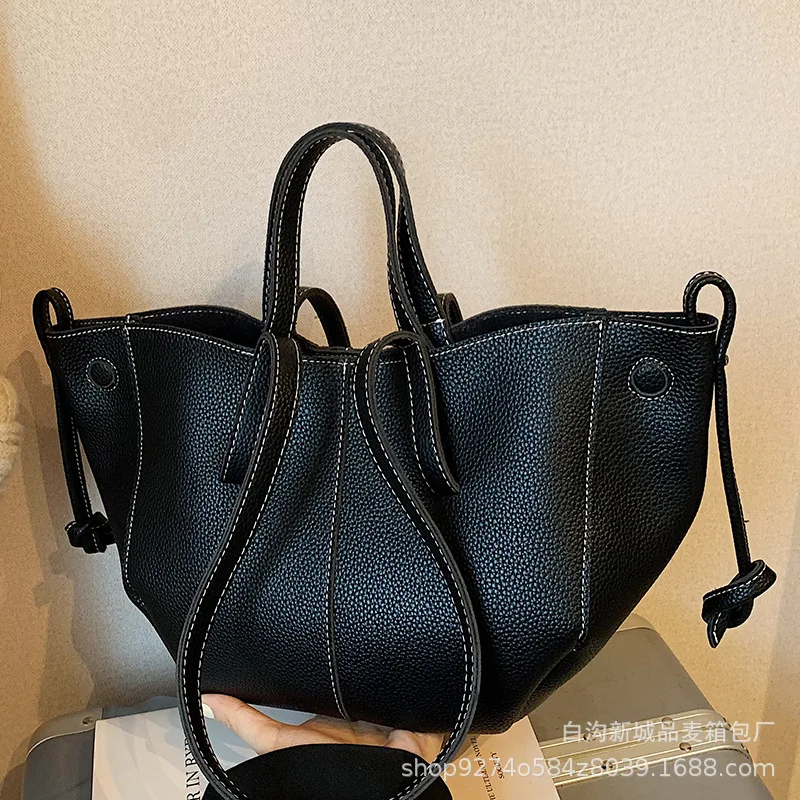 Cross-border Retro Large-capacity Bag Women's 2026 New Fashion Casual Versatile Commuter One Shoulder Pack Portable Tote Bags