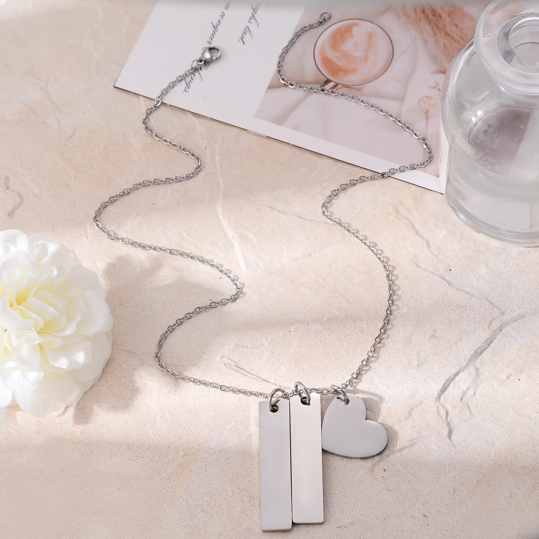 Kalung Liontin Geometris Hati Persegi Panjang Baja Tahan Karat untuk Wanita Hadiah Perhiasan Teks Nama Ukiran Yang Dipersonalisasi