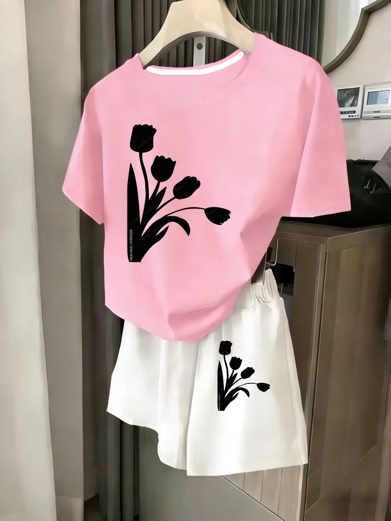 

Ladies 2-Piece Set Summer Beach Vacation Casual round Neck Short Sleeve Random Print T-Shirt Elastic Waist Shorts Suit Comfortab