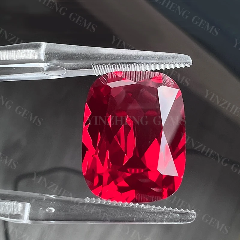 

Искусственно выращенный рубин YinZheng Flame Melted Cushion Shape, может быть предоставлен с сертификатами GRC или AGL, синтетический выращенный рубин.