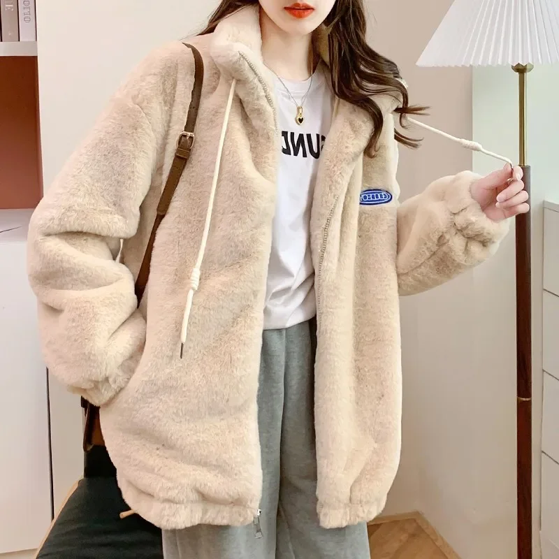 2025, Winter-Damen-Kurzarm-Flauschmantel, verdickte Kaninchenfell-Simulation, lose Jacke, junge Mode, warme Baumwoll-Oberbekleidung