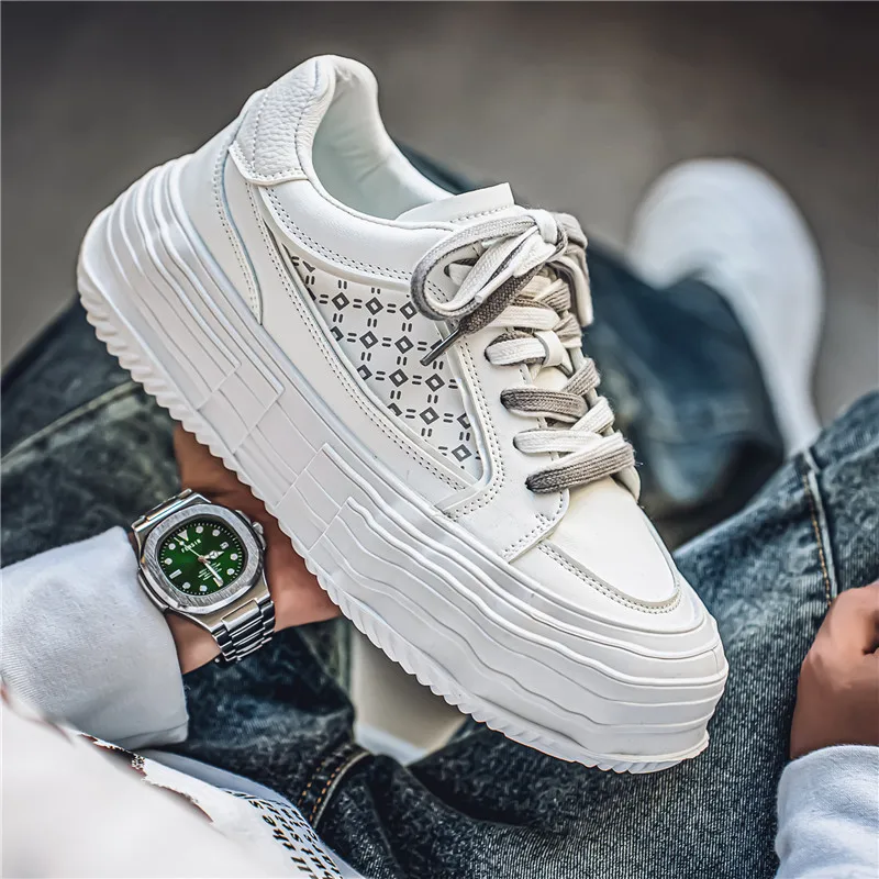 

Men's Shoes 2025 High-quality New Trend Fashionable and Versatile Thick Soled Sports and Leisure Bread Board Shoes Trend