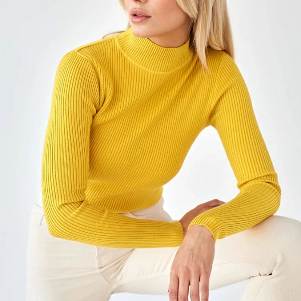 سترة نسائية جديدة موديل 2025 بلون سادة ورقبة عالية وأكمام طويلة