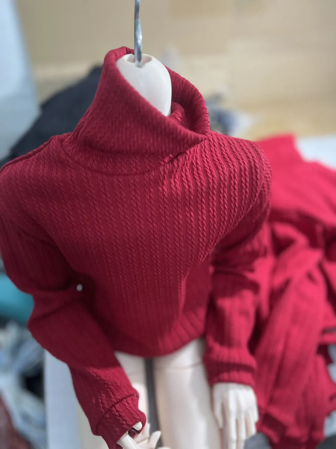 Ubranka dla lalek 1/3, pasujące na lalki BJD o wysokości 75 cm i 77 cm, sweter z dzianiny z wysokim kołnierzem, miękki, elastyczny, zabawki do przebierania, akcesoria dla lalek, bez lalki.