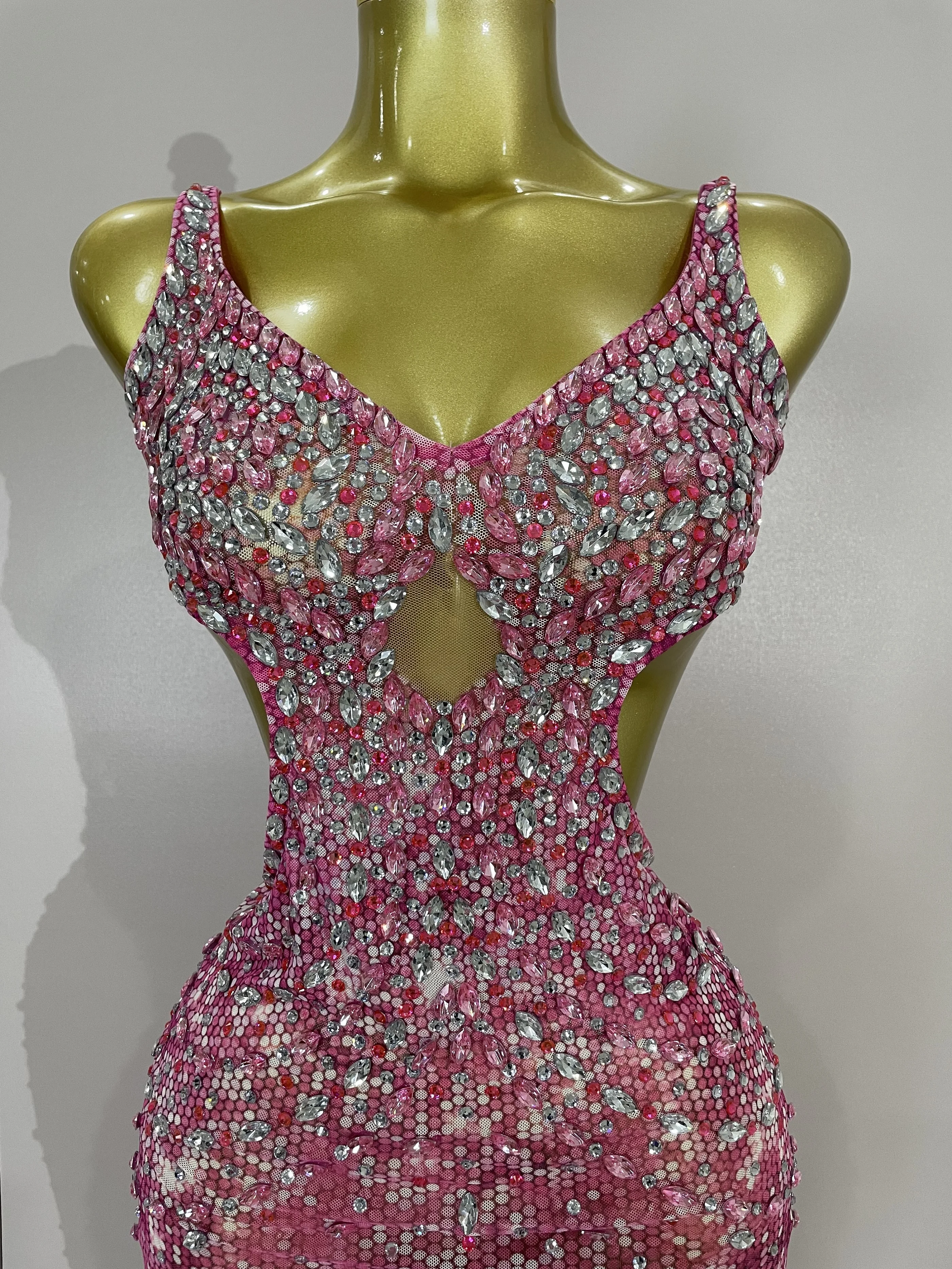 Robe longue de luxe en maille transparente pour femmes, strass scintillants, Sexy, ajouré, soirée, fête d'anniversaire, Costume de scène Nnigthclub