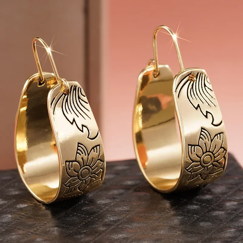 2026 New European and American U-shaped Ear Buckle Women's Fashion Texture Design Light Luxury Flower Niche Accessories