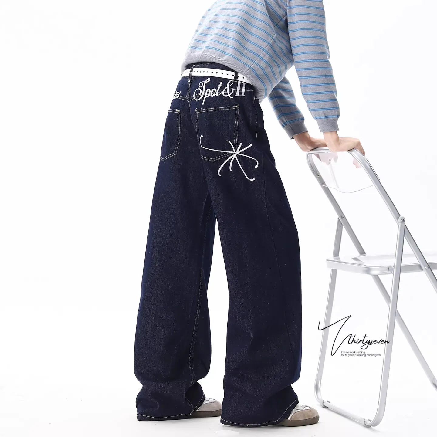 

Мужские джинсы в стиле ретро с вышитыми буквами, темно-синие, свободные, прямого кроя, повседневные, длинные брюки, модные, весенний сезон