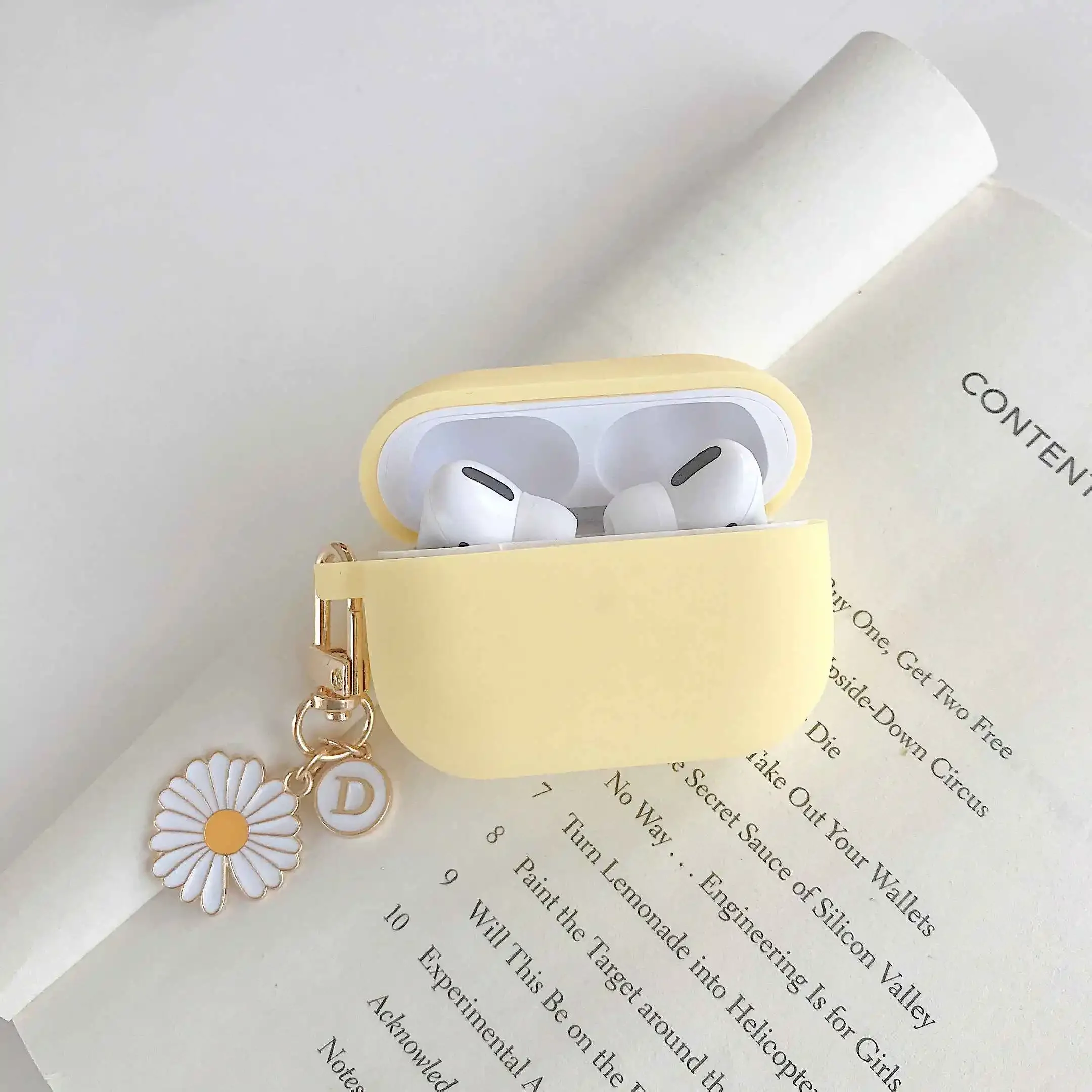 fundas For AirPods Pro Case airpod 4 Korean flower Cute Peach Pendant keyring headphone case Air pod Pro2 Earphone Cover airpod3