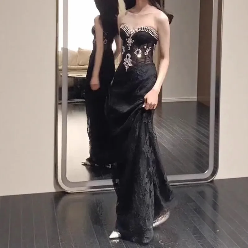 

A new strapless light luxury niche and heavy industry mini dress