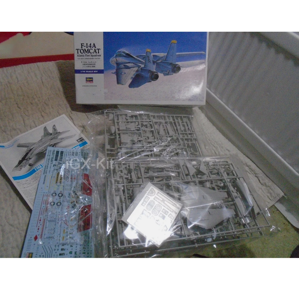 

Hasegawa 00544 1:72 Scale US Navy F14 F-14A Tomcat Fighter Airplane Plastic Model Building Kit Hobby Craft Making Toy