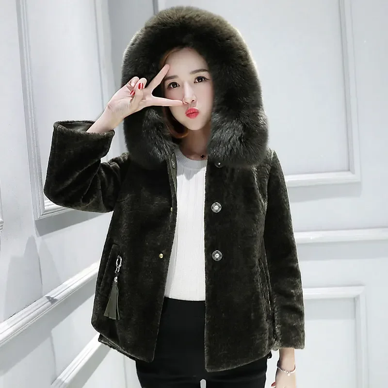 AYUNSUE 2020 Winter Women\'s Fur Coat Short Sheep Shearling Female Jacket Real Wool Coats Natural Fox Fur Hooded 17096 WYQ1182