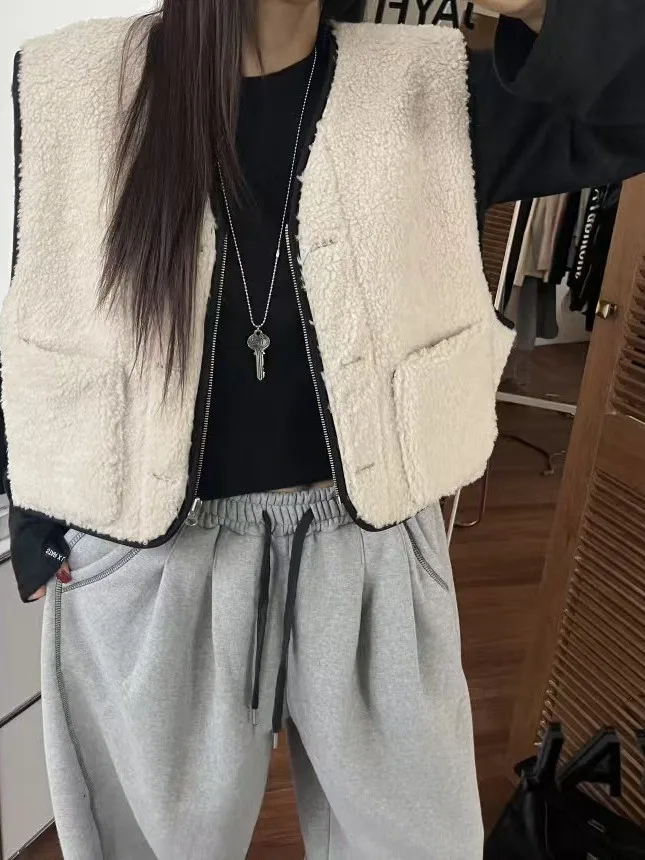 

Ladies' ort Faionable Lamb Fur Vest Korean Sle Loose Fit Two-Sided Wear Anti-Aging Winter Outerwear Casual Coat