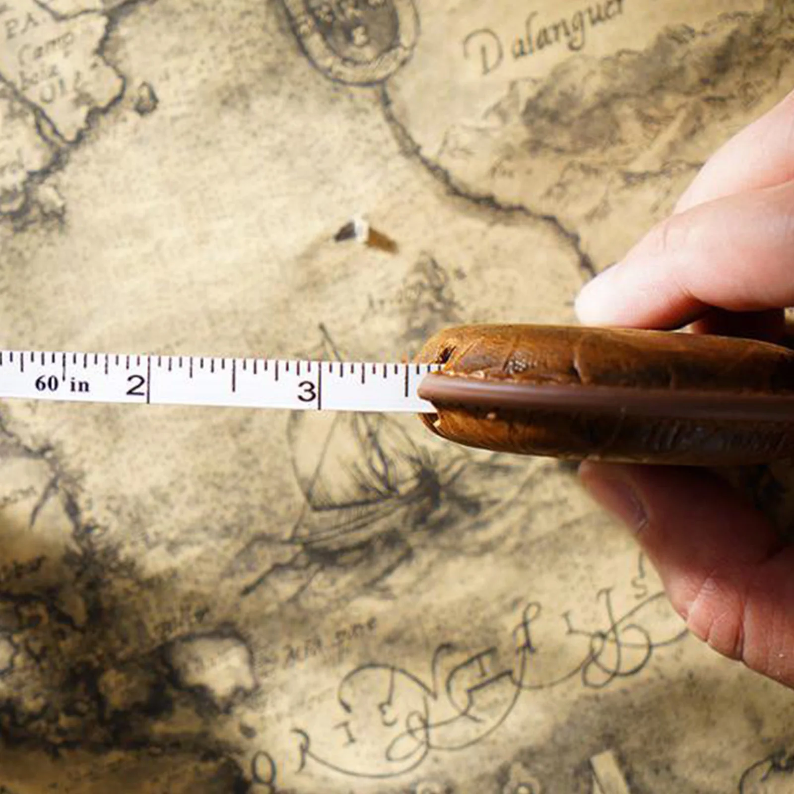 Leather Tape Measure for Tailoring Professionals Mini Retractable Measuring Tool Vintage Cowhide Keyring Accessory