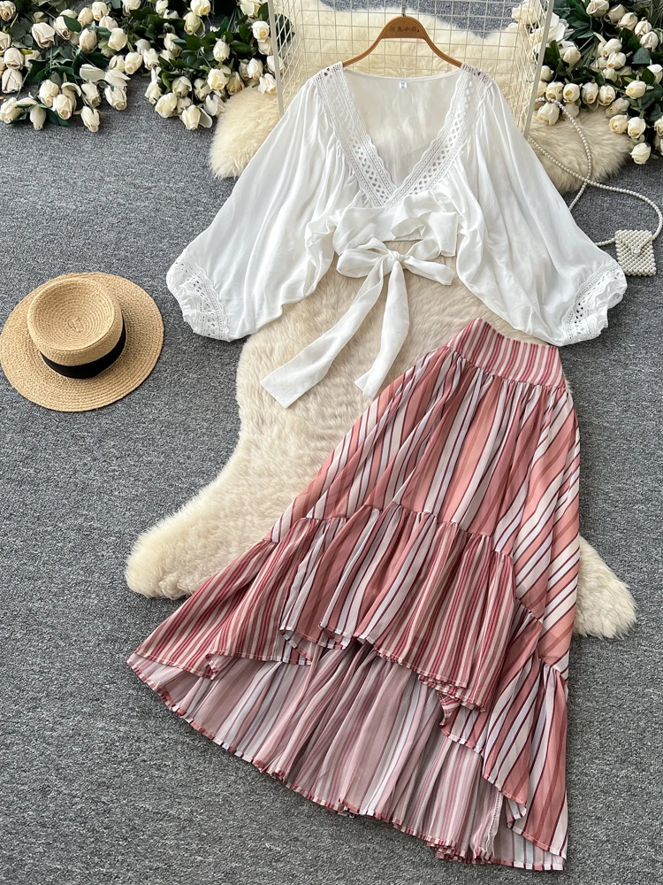 

White Lace Shirt And Red Stripe Cake Skirt Two Piece Set Women's Fashionable Pure Desire Autumnal Outfit Commute Style