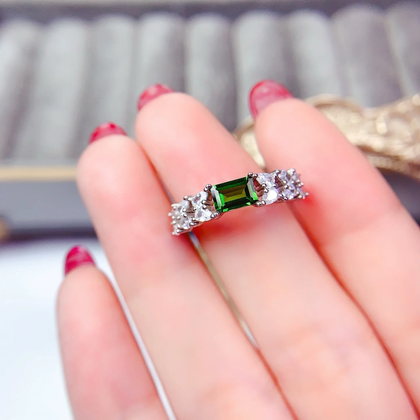

New 925 silver diopside ring, rectangular 4x6mm, versatile, fashionable, light luxury, women's fashionable and versatile style