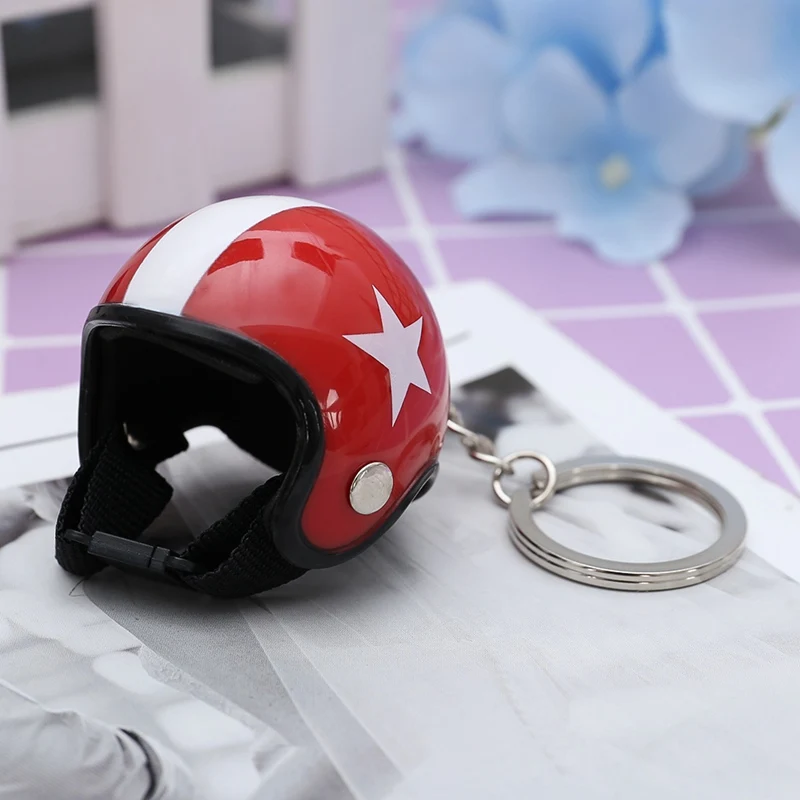 Motorcycle Club Helmets Keychain Souvernir Metal Rings Key Chains Bags Pendant Car Interior Ornament Keyrings Fans Gift Creative