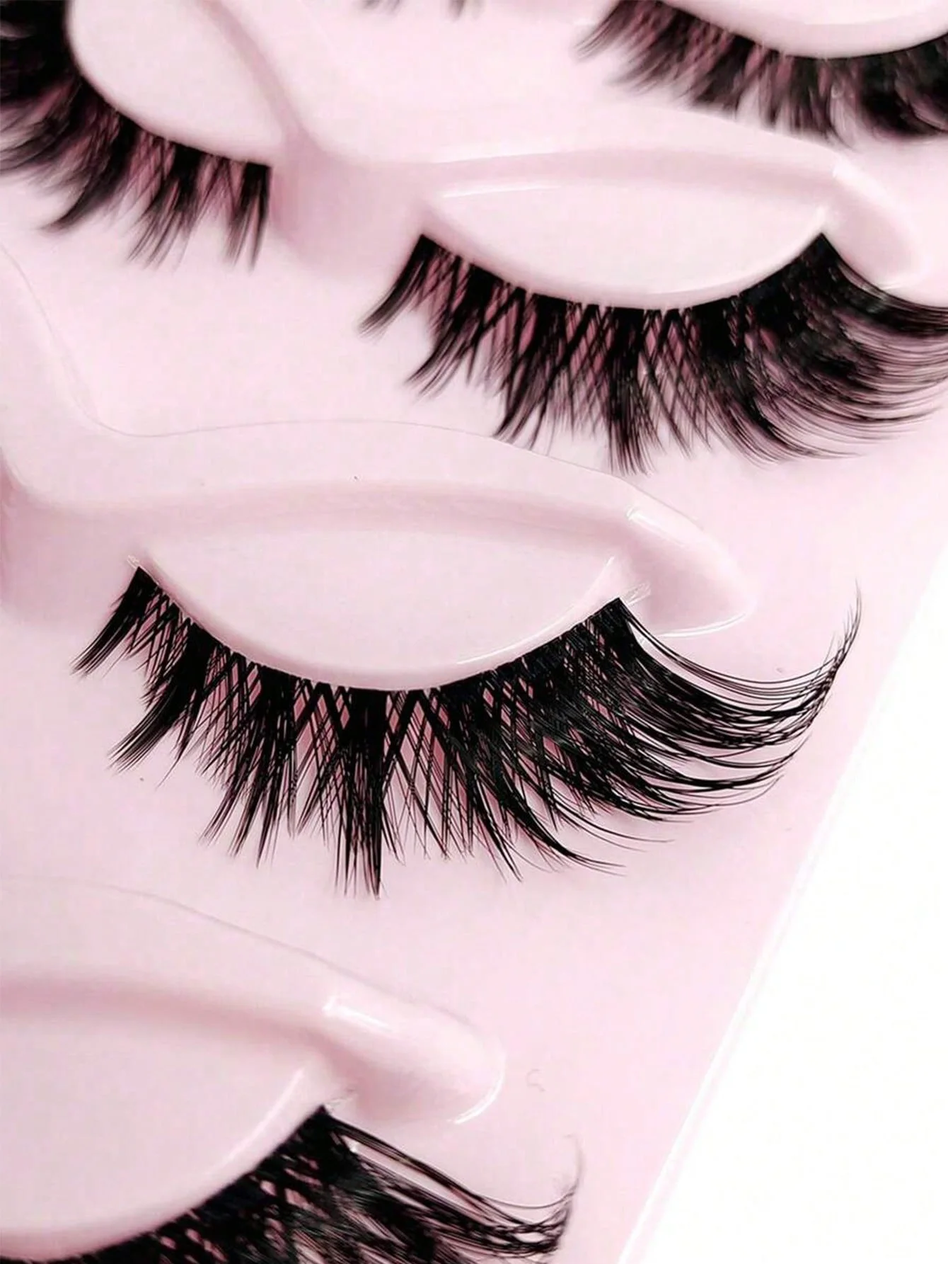 斜めのフォックスアイつけまつげ5組、ナチュラルで魅力的、目を引く、外側の角が細長い、透明なステムのつけまつげ