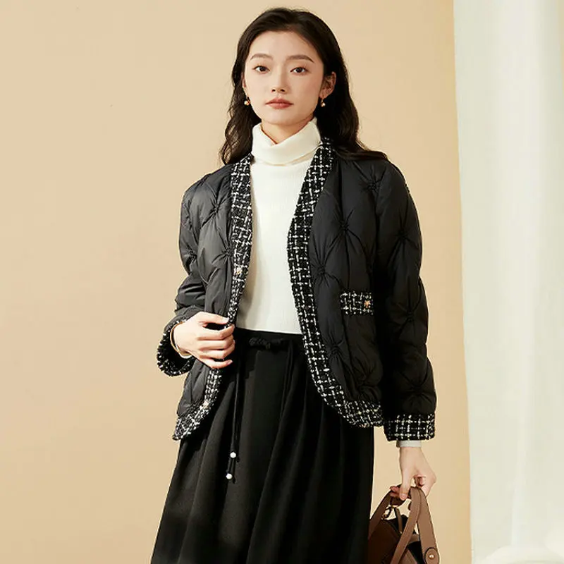 

New Ultra Light Women Short White Duck Down Jacket Female Loose Windproof Parkas Fashion Puffer Coat Outwear Autumn