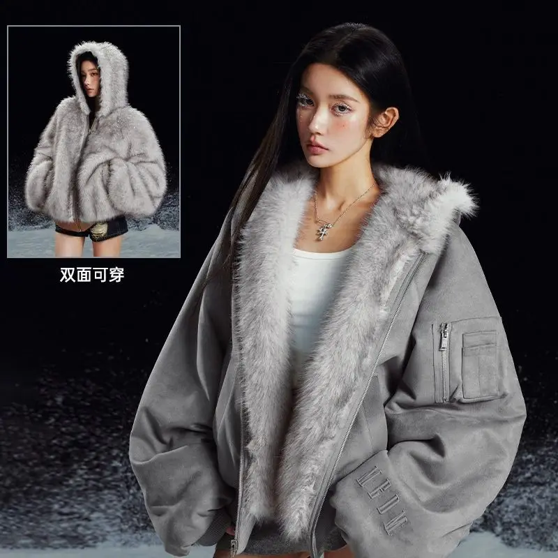

Замшевое серое меховое меховое пальто с капюшоном для мужчин и женщин взимку 2025 года. Новое свободное супер красивое меховое цельное толстое меховое пальто.