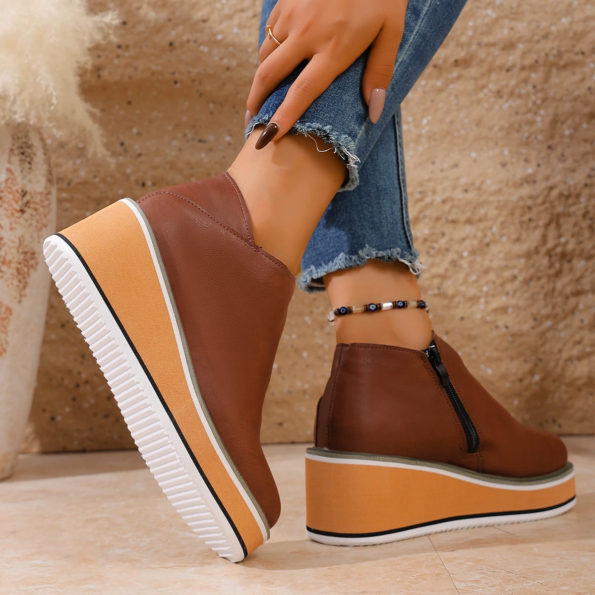 جديد أسافين الأحذية النسائية الرجعية الإناث حذاء من الجلد الاتجاه جولة تو منصة الجوارب مريحة سستة أحذية من الجلد