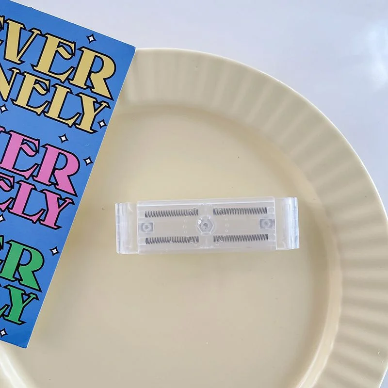 調節可能なクロスボディフォンクリップ、安全な透明クリップ、便利で耐久性のある漫画、カワイイベアストラップ