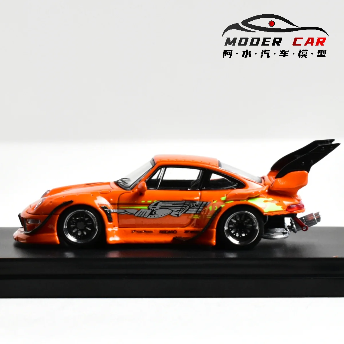 

SW 1:64 Enthusiast RWB 993 Souvenir Diecast Model Car