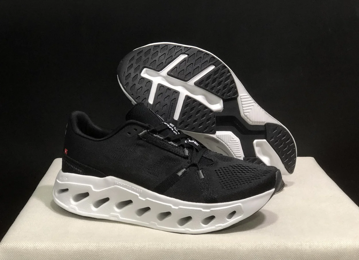 أحذية الجري اليومية المميزة للرجال والنساء خفيفة الوزن وبحد أقصى وسادة أحذية رياضية Cloud Eclipse الأحدث ‮ 54-63 إيزيس أثناء الجري