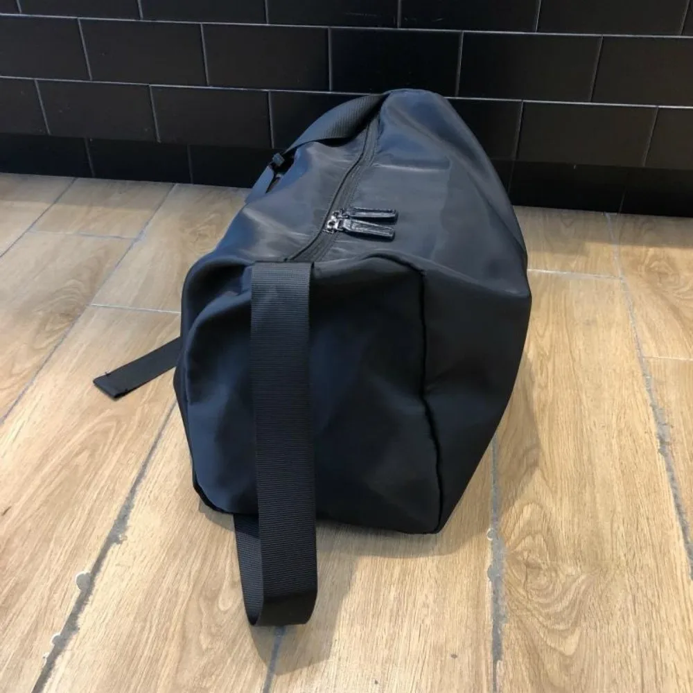 Large Capacity Gym Waterproof Bag Water-Resistant Adjustable Strap Fitness Training Bag Zipper Closure Leisure Backpack Men