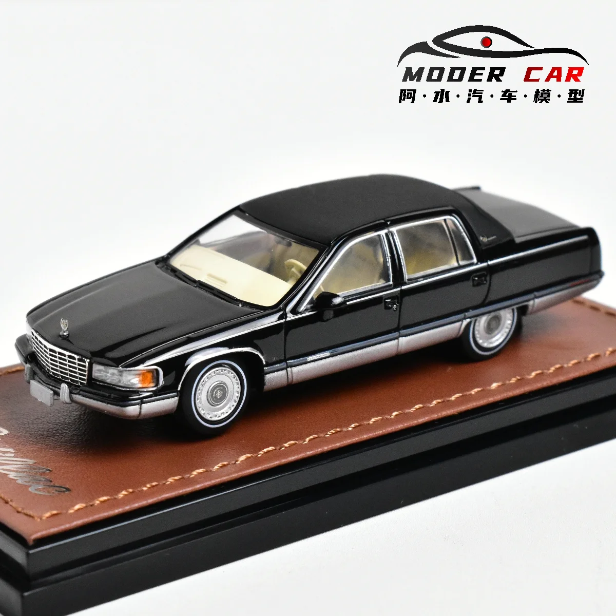 GOC 1:64 Fleetwood  Naiska Diecast Model Car