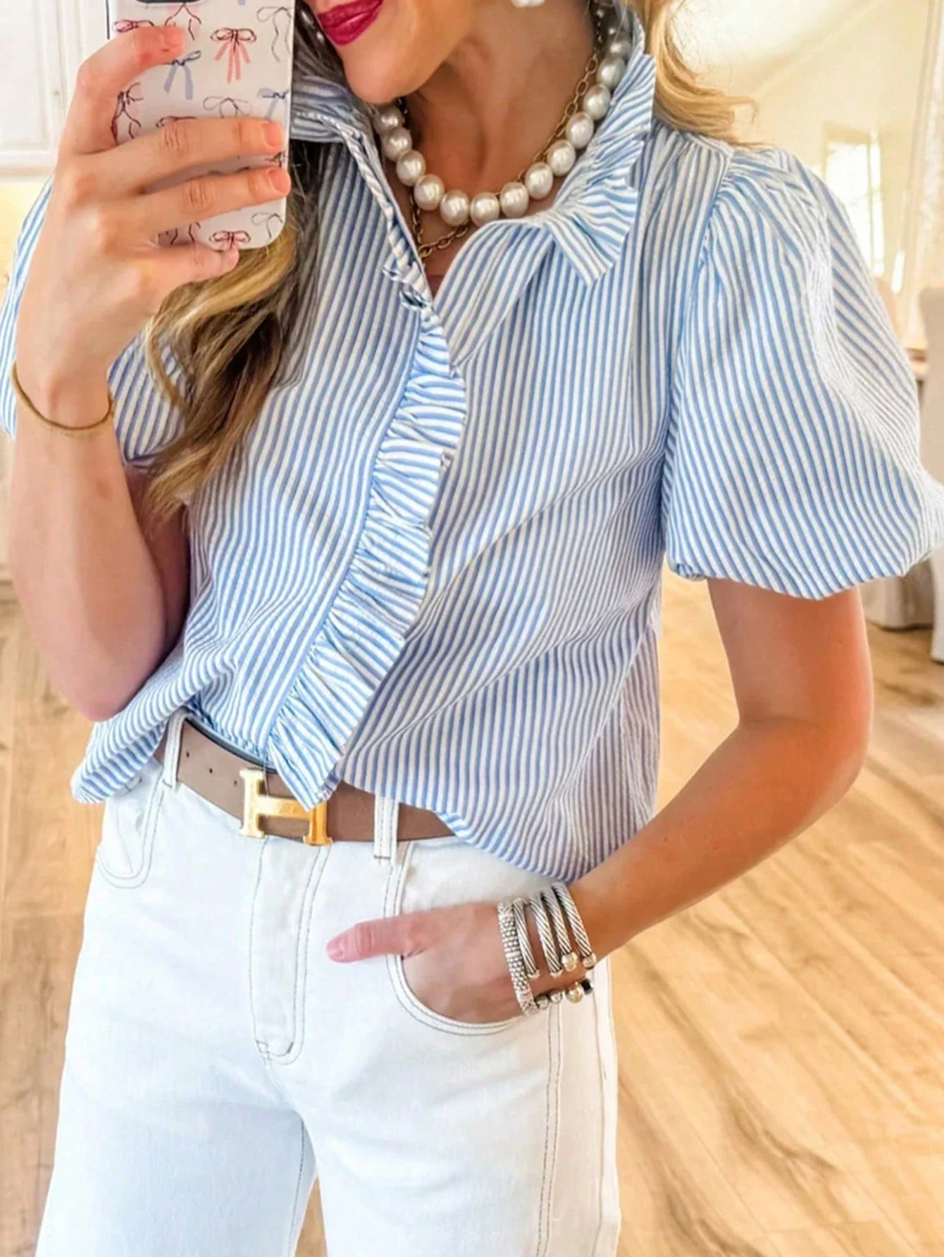 

Синяя и белая полосатая повседневная рубашка с пышными рукавами и рюшами на воротнике, летняя