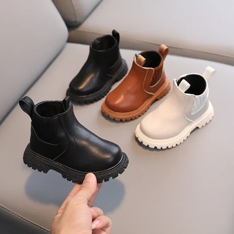 Botas cortas para niños, zapatos de moda para niños, botas de cuero para otoño e invierno, botas antideslizantes para niñas pequeñas, zapatos de nieve para niños pequeños