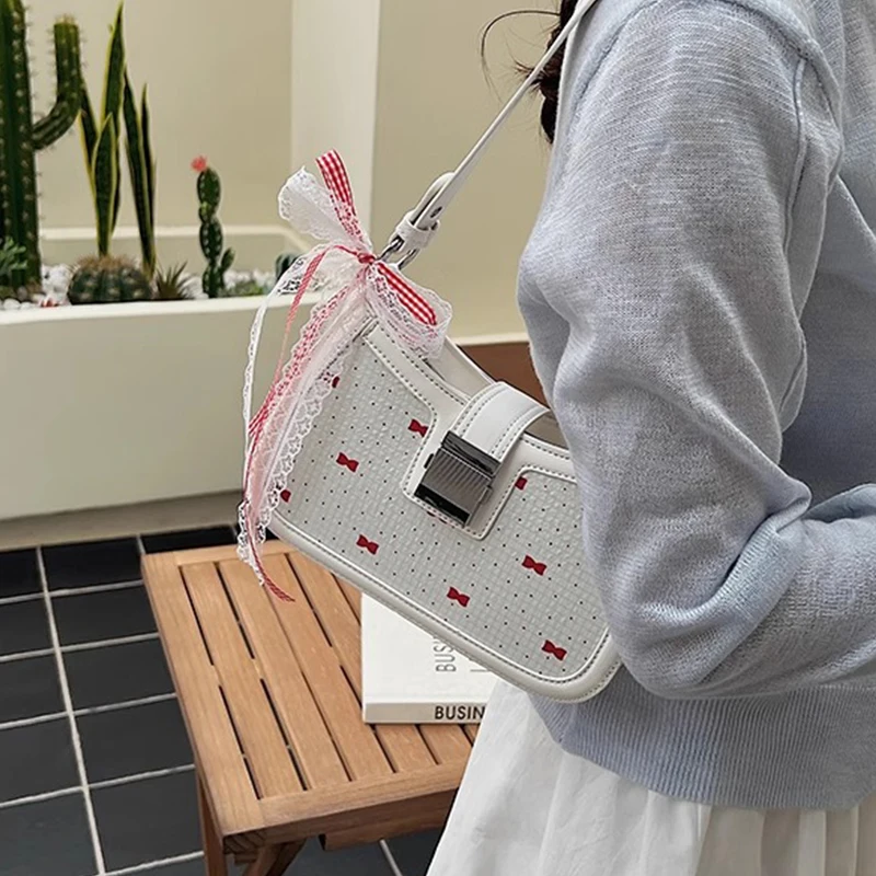 

Женская летняя сумка на шнуровке с защелкой и бантом, новая корейская прямоугольная кружевная сумка высокого класса, милая сумка на одно плечо, модная сумка из искусственной кожи для подмышек