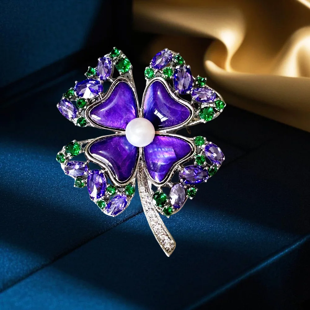 

Luxury Unique Purple Shell Zircon Four-leaf Flower Brooch Lucky Grass Flower Freshwater Pearl Temperament Corsage Accessories
